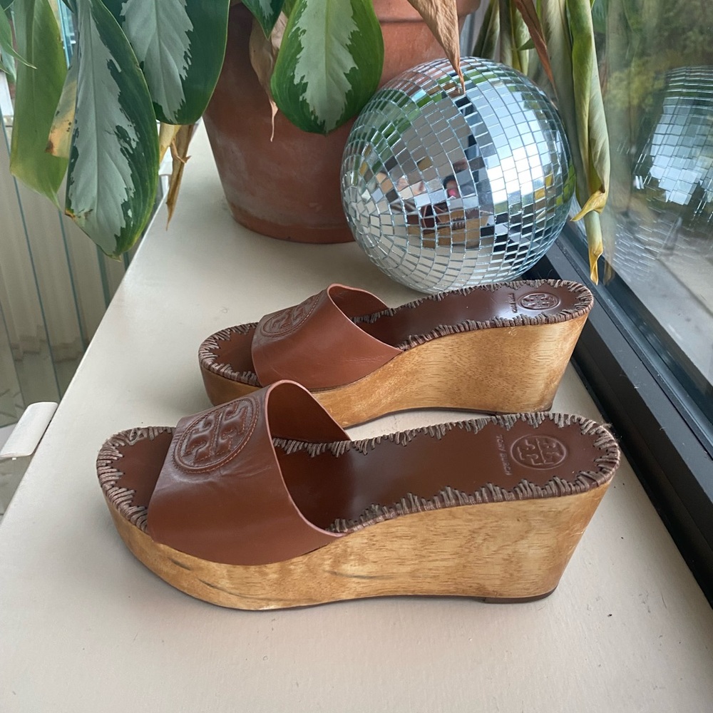 Tory brunch wooden heels